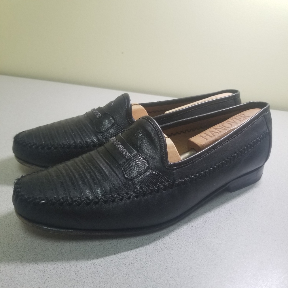 LIKE NEW Mezlan Loafers